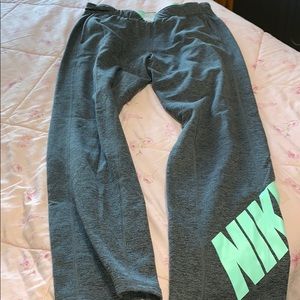 Women’s Nike Therma Fit Sweatpants